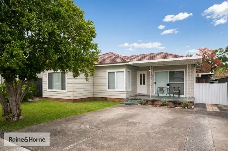 33 Dunban Road, Woy Woy NSW 2256