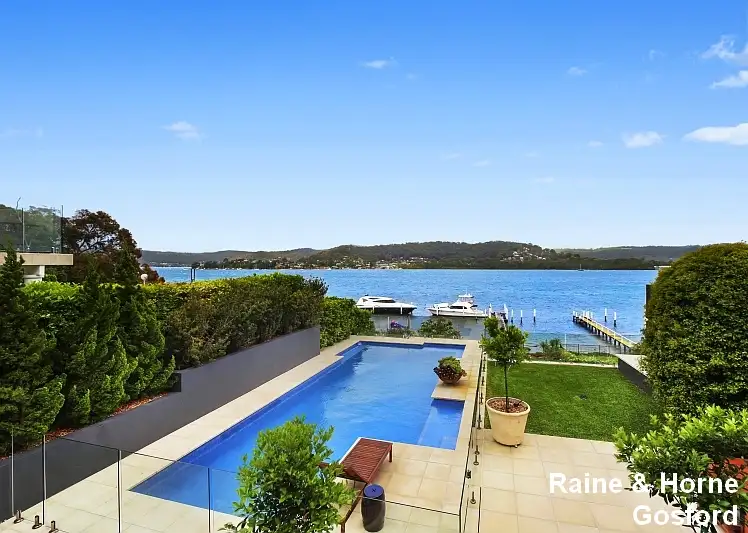 8 Eulalia Avenue, Point Frederick NSW 2250