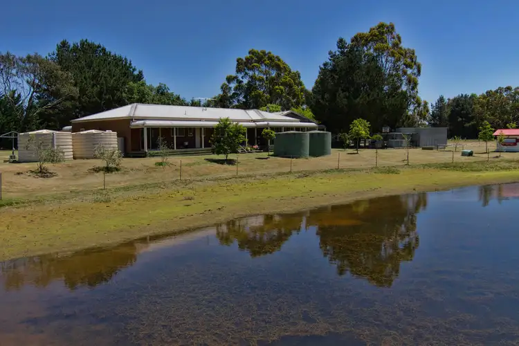 59 Mahoneys Road, Woodend VIC 3442