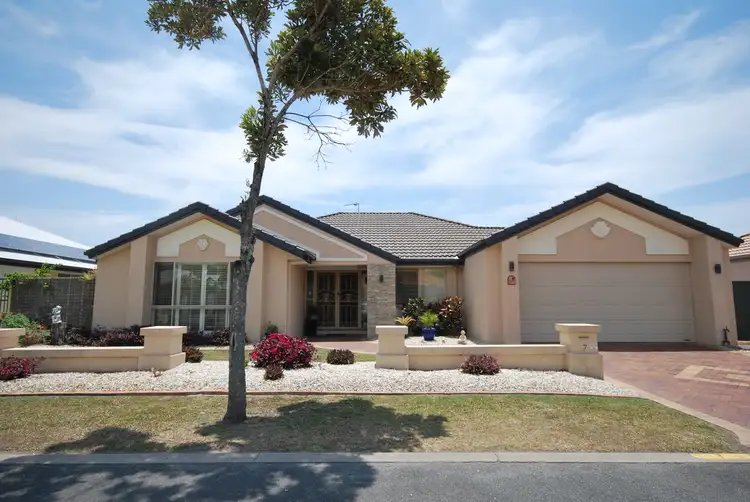 7 Lakes Cct, Burleigh Waters QLD 4220