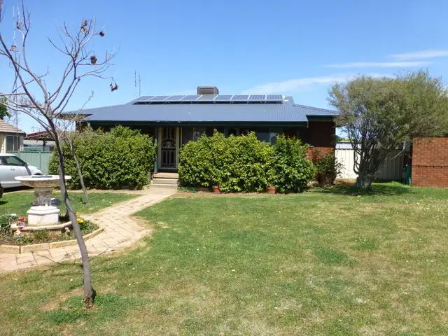 23 Westcott Crescent, Parkes NSW 2870