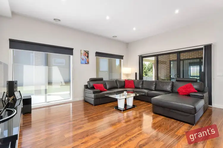 Second view of Homely house listing, 9 Bellavista Court, Narre Warren North VIC 3804