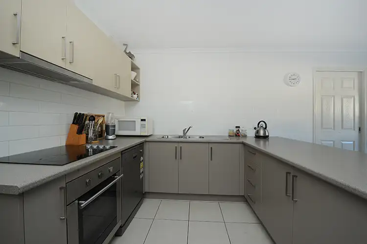 2/25 Maleny Street, Landsborough QLD 4550