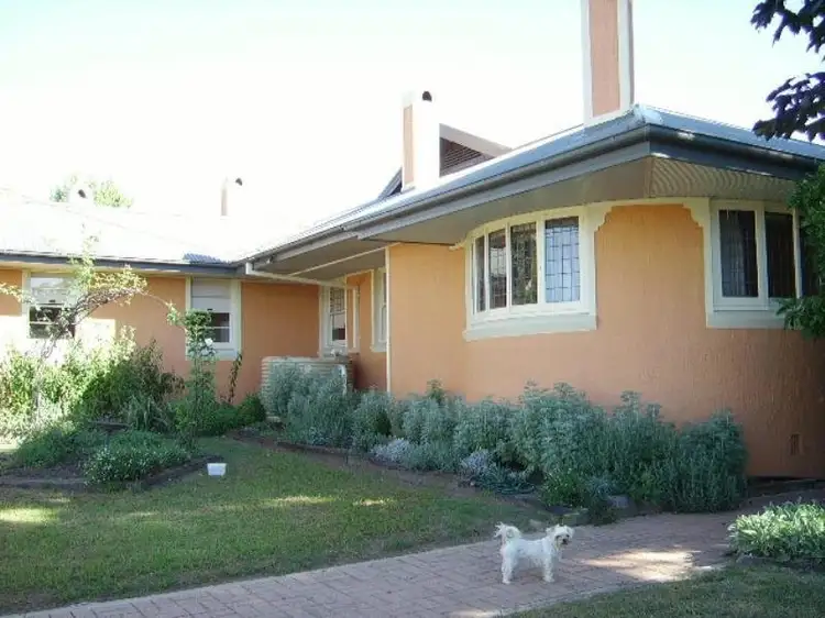 83-87 Capper Street, Tumut NSW 2720