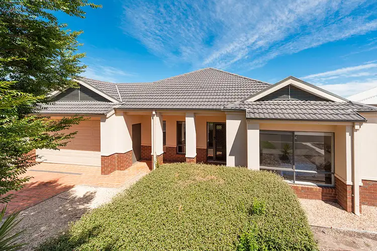 17 Royal Terrace, Craigieburn VIC 3064