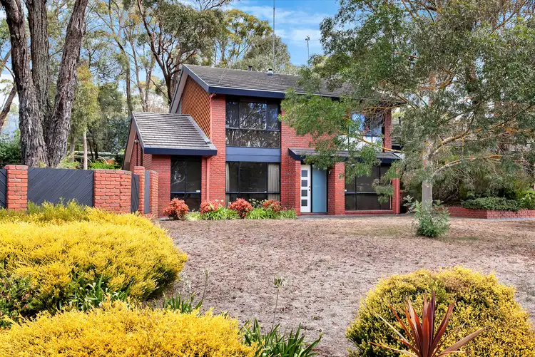 22 Semillion Grove, Mount Clear VIC 3350