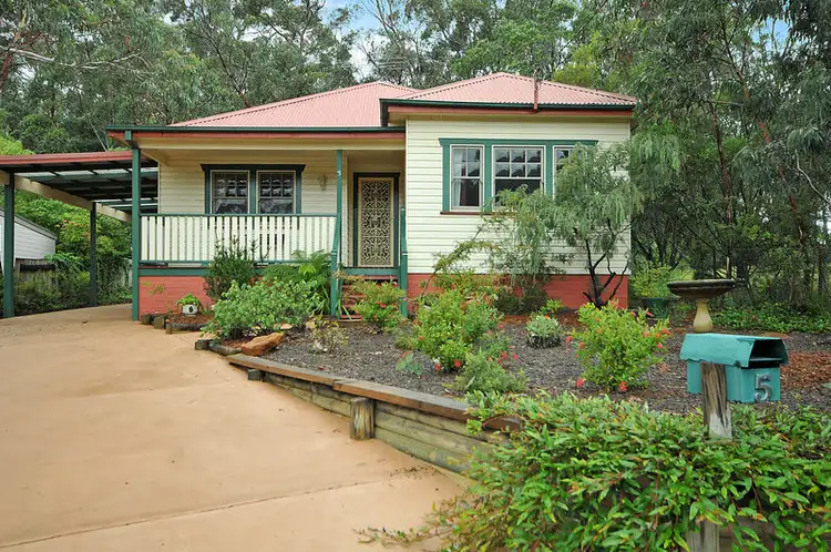 5 St Andrews Avenue, Blackheath NSW 2785