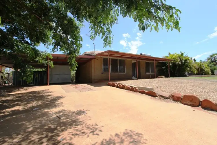 11 Warburton Crescent, Dampier WA 6713
