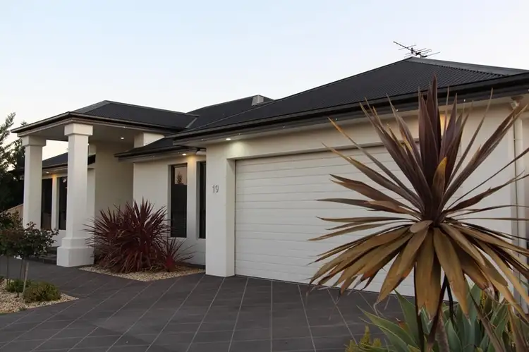 Main view of Homely house listing, 19 Davidson Place, Griffith NSW 2680