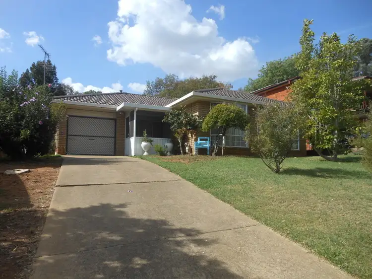13 Barwang Street, Young NSW 2594