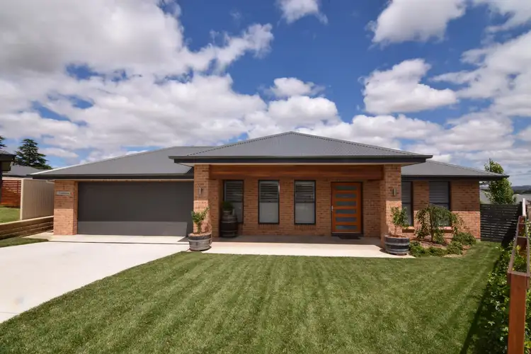 Second view of Homely house listing, 7 Byrne Close, Kelso NSW 2795