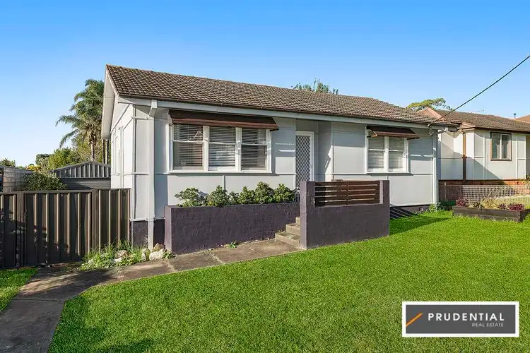 7 Dan Street, Campbelltown NSW 2560