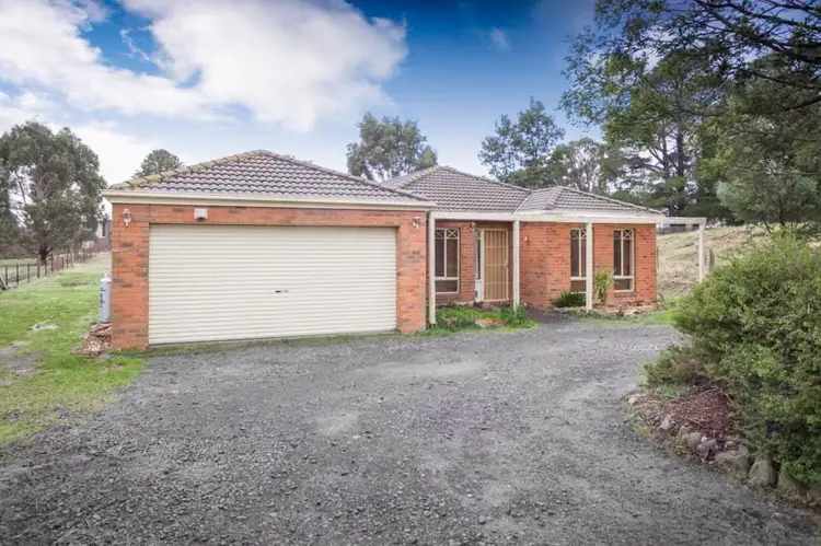 21 Sullivans Road, Woodend VIC 3442