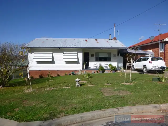 10 Crofton Avenue