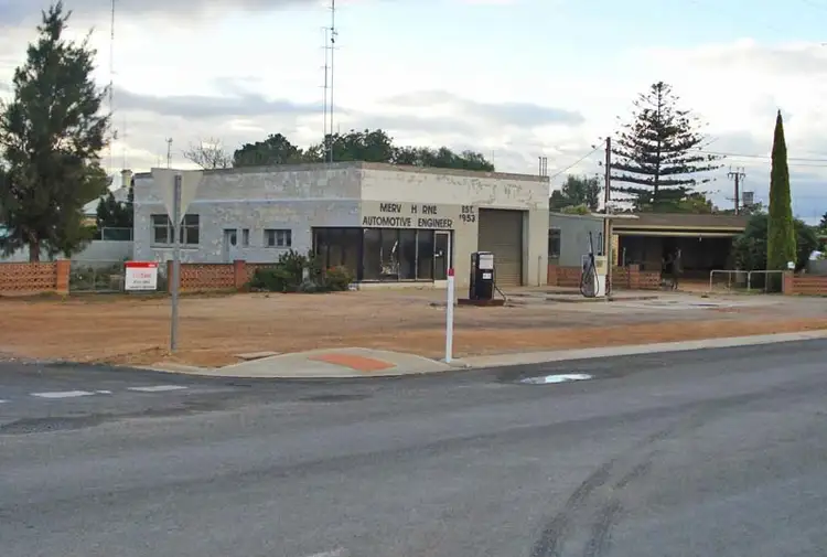15-17 Fourth Street, Morgan SA 5320