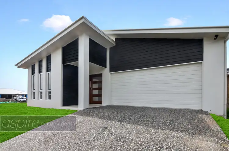 21 AGNES PLACE, Bli Bli QLD 4560