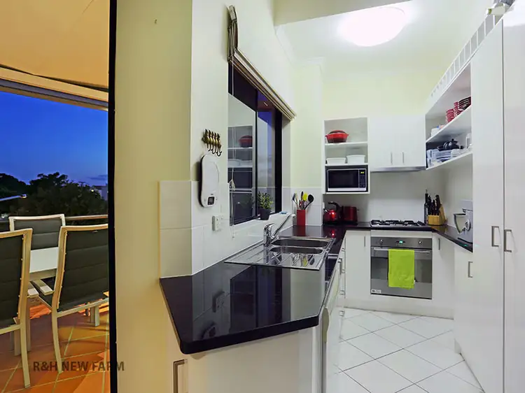 Fifth view of Homely apartment listing, 7/2 Macquarie Street, Teneriffe QLD 4005