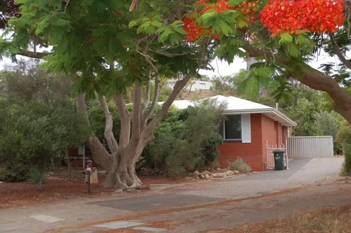 9 Eric Street, Geraldton WA 6530