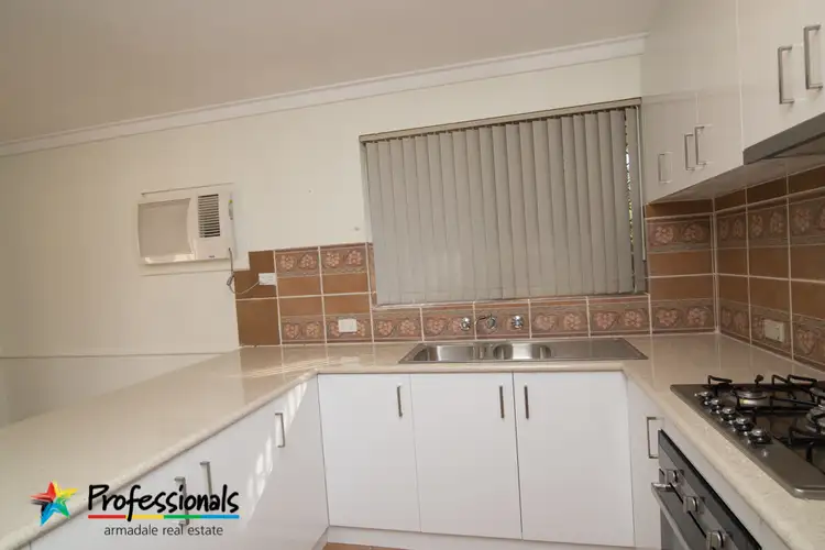 Sixth view of Homely house listing, 4 Gilbey Crt, Camillo WA 6111