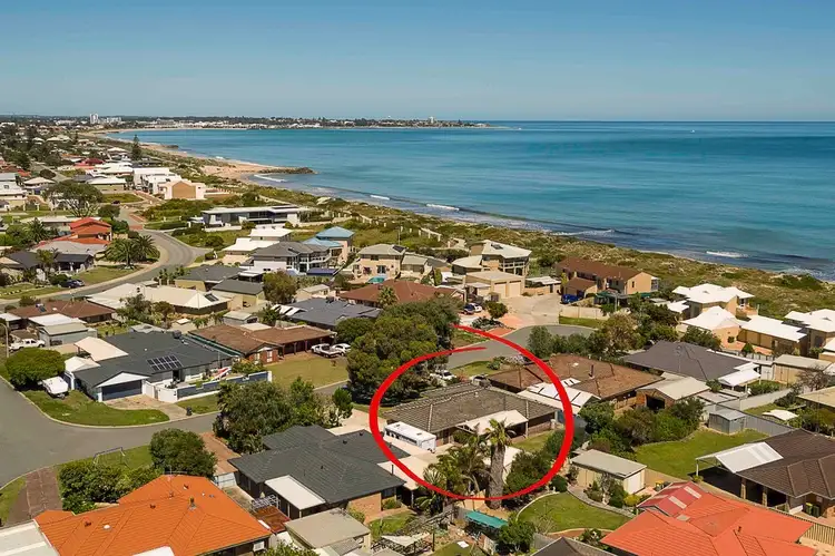 8 Quamby Court, Silver Sands WA 6210