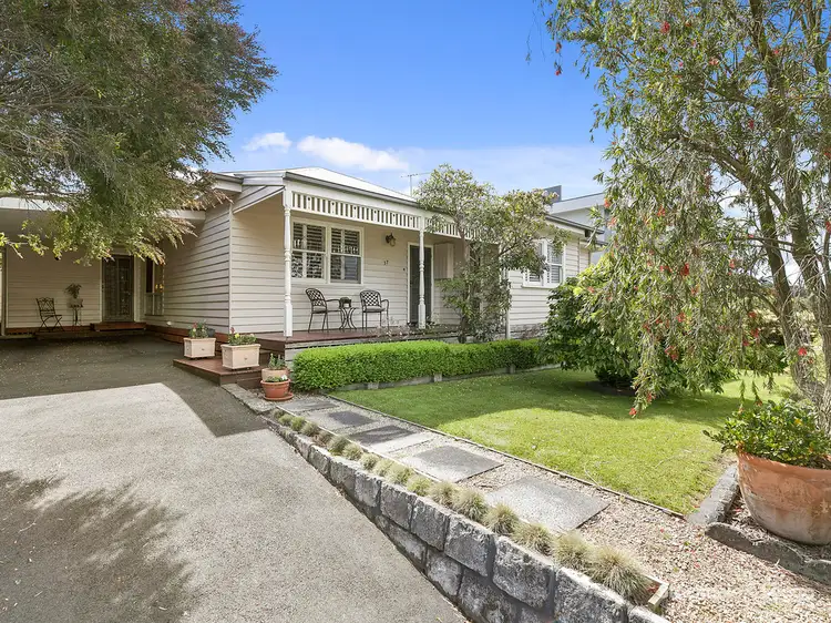 37 Sandy Mount Avenue, Inverloch VIC 3996