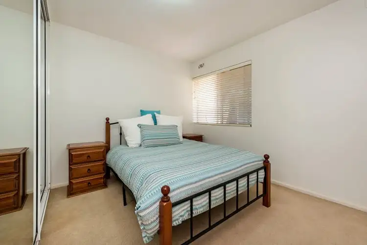 Fifth view of Homely unit listing, 4/26 Thurlow Avenue, Yokine WA 6060