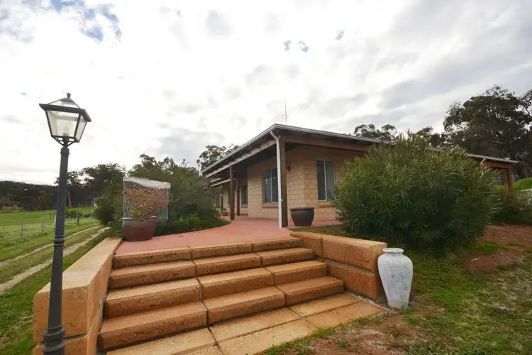 27 Tamarillo Court, Bakers Hill WA 6562