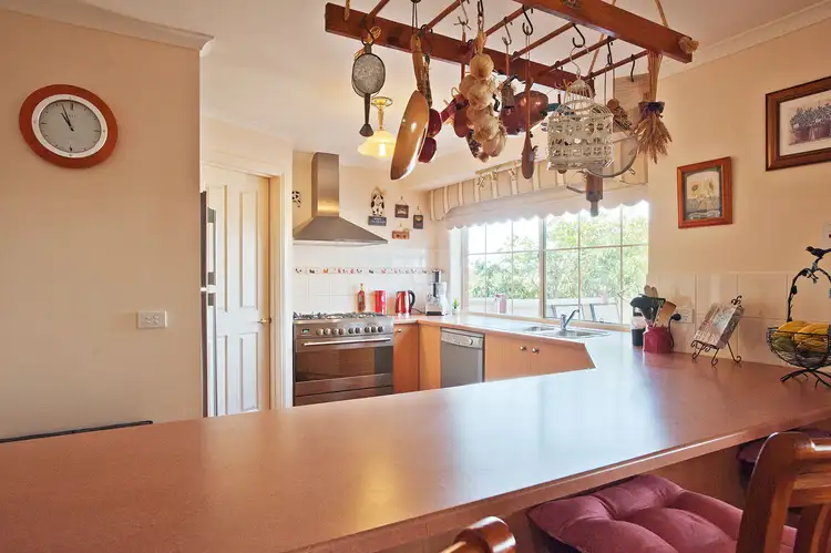 Second view of Homely house listing, 7 Eyrie Court, Hopetoun Park VIC 3340