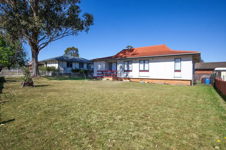 82 Eucalyptus Drive, Macquarie Fields NSW 2564