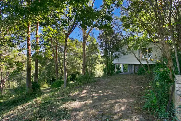 109 Savages Road, Brookfield QLD 4069
