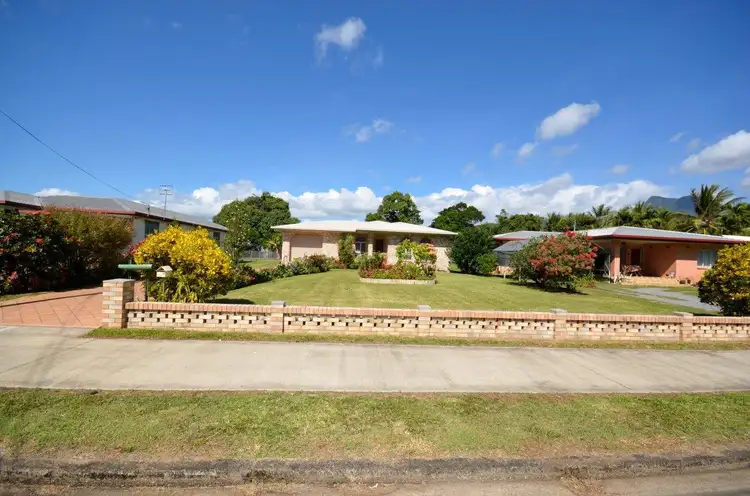 16 Grogan Street, Mossman QLD 4873