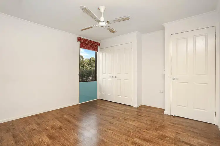 Fifth view of Homely house listing, 3 Ceres Court, Meadow Heights VIC 3048