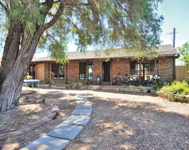 10 Ecclestone Street, Warnbro WA 6169