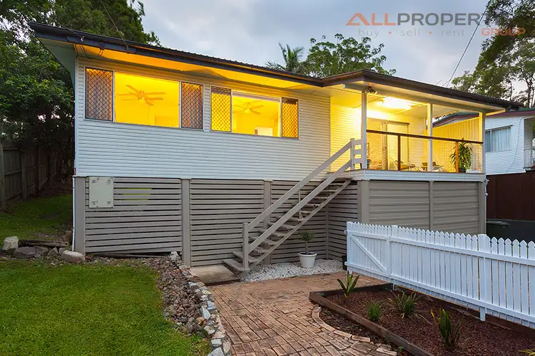 25 David Road, Holland Park QLD 4121