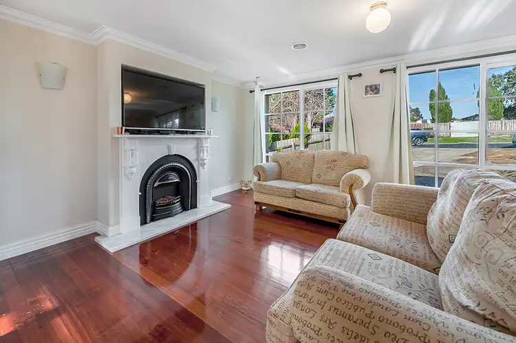 Second view of Homely house listing, 5 Donat Court, Craigieburn VIC 3064