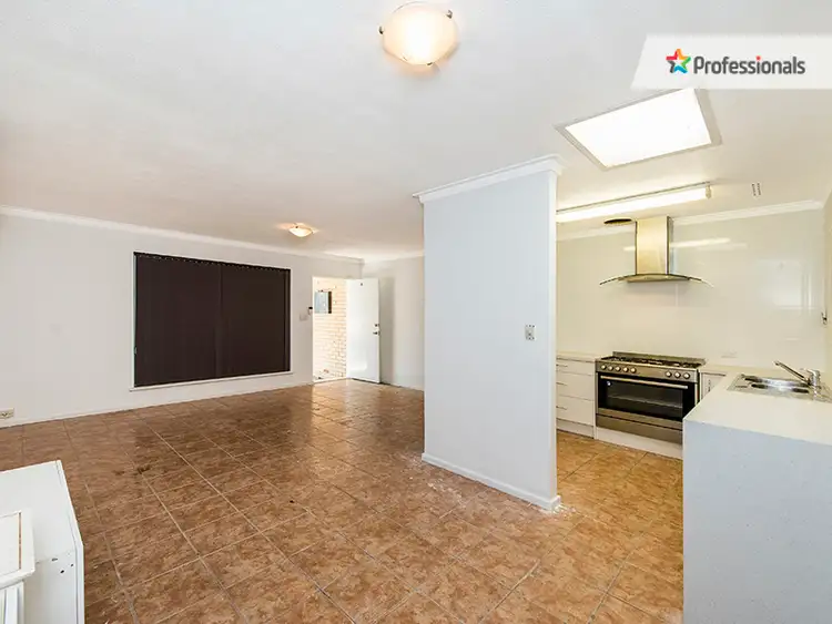 Sixth view of Homely house listing, 2 Selkirk Rd, Armadale WA 6112