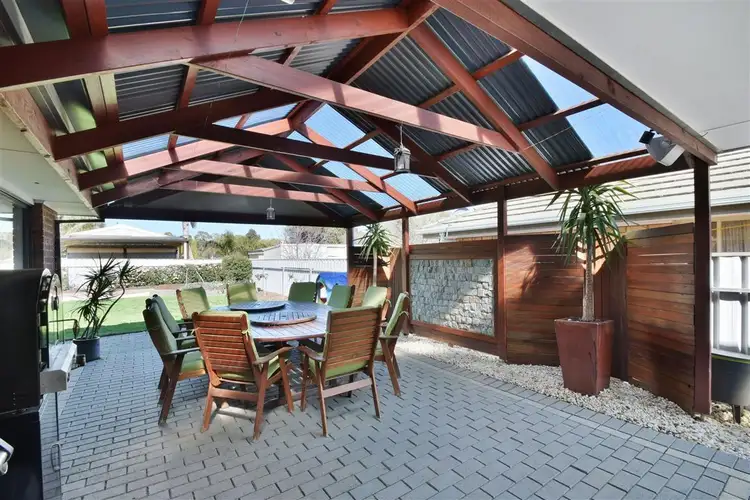 8 Topaz Close, Woodcroft SA 5162