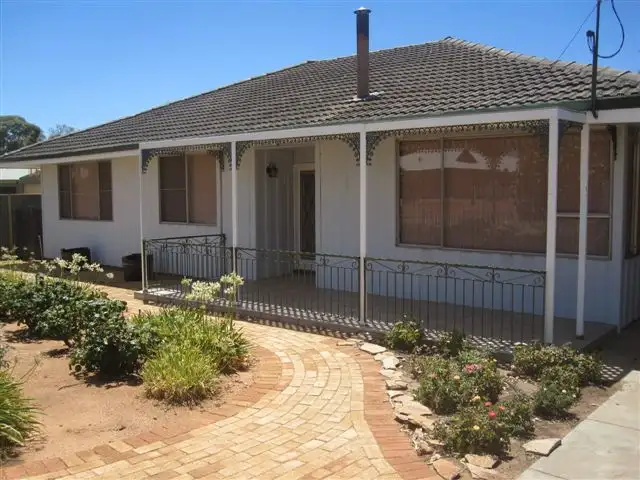 3 Hilton Way, Narembeen WA 6369