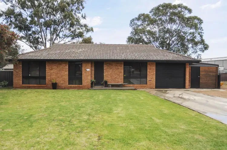 2 Sandra Place, Dubbo NSW 2830