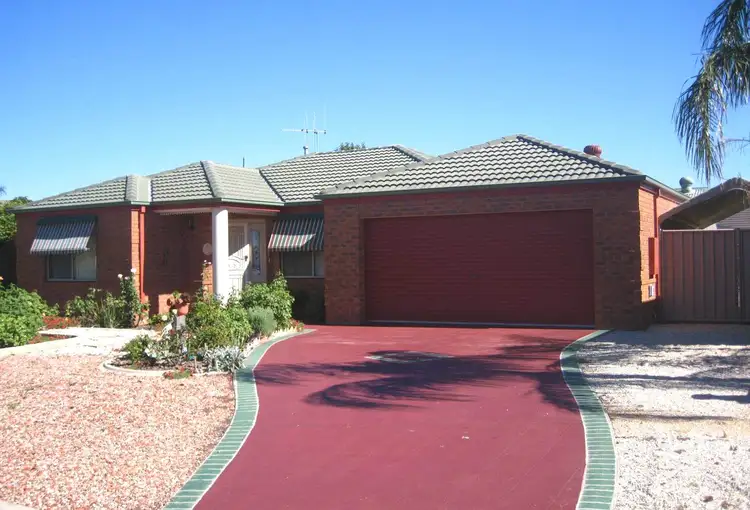 4 Robert Street, Yarrawonga VIC 3730