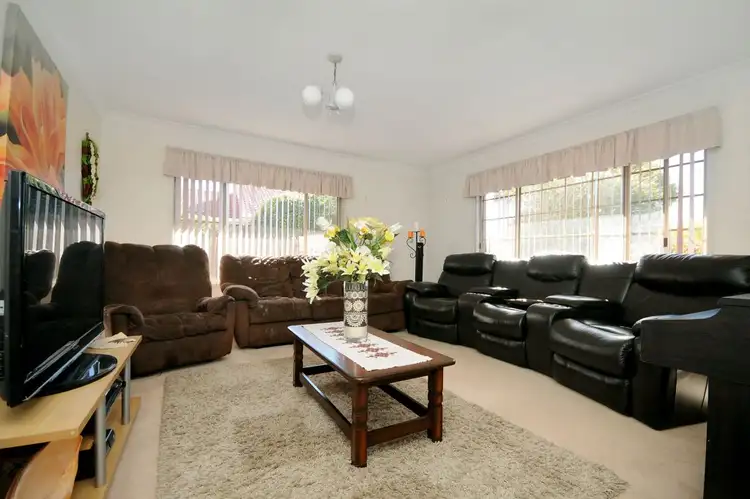 Second view of Homely house listing, 5 Suzanne Court, Kearneys Spring QLD 4350