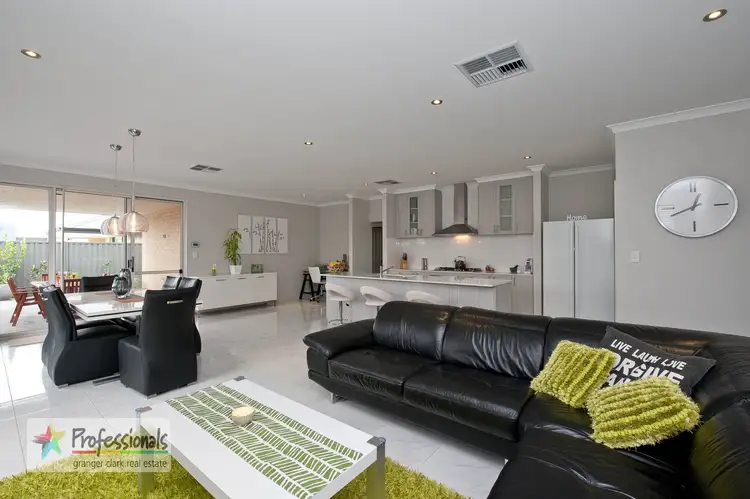 8 Carenza Link, Aveley WA 6069