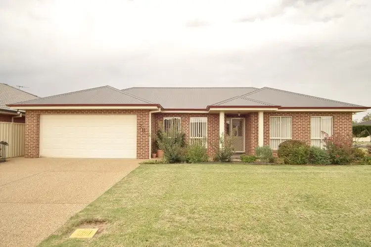 3B Hopbush Crescent, Griffith NSW 2680