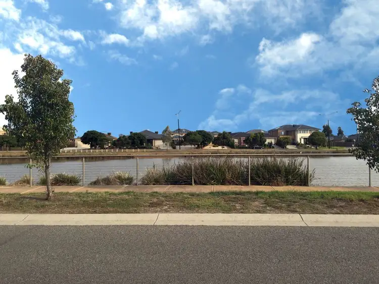 74 Scrubwren Drive, Williams Landing VIC 3027