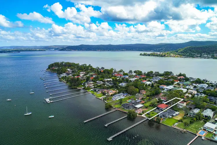83 Albany Street, Point Frederick NSW 2250