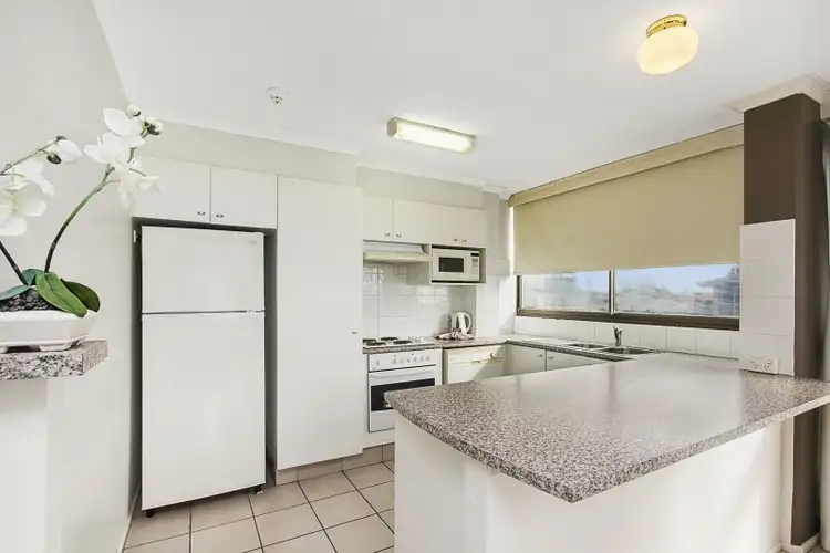 Fifth view of Homely unit listing, 8/39 'Boulevard Towers' Broadbeach Boulevard, Broadbeach QLD 4218