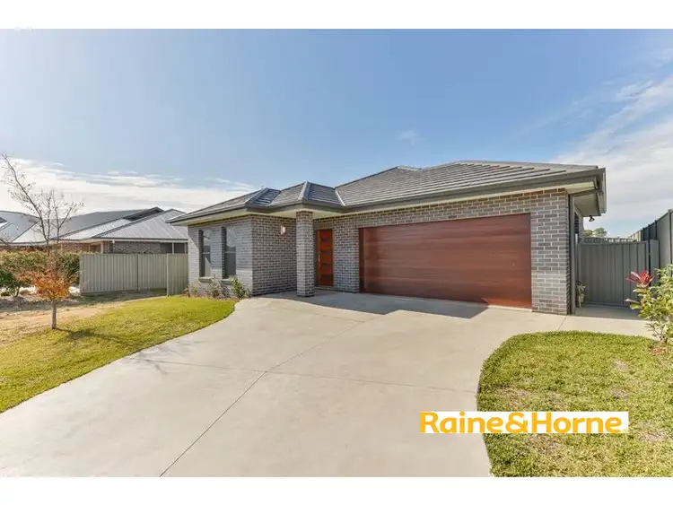 15 Sanctuary Place, Tamworth NSW 2340