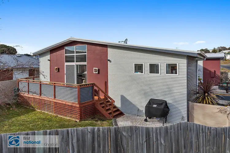 2 Amundsen Crescent