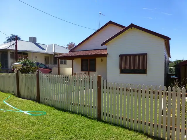 26 Weston Street, Parkes NSW 2870