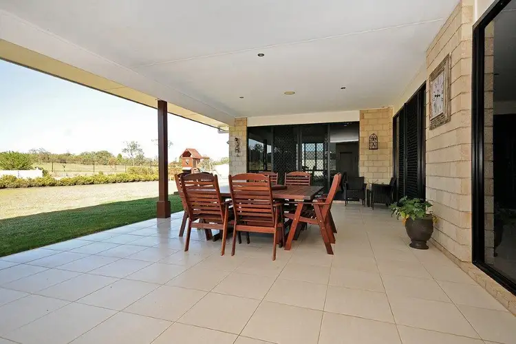 721 Kudo Silverleigh Road, Goombungee QLD 4354